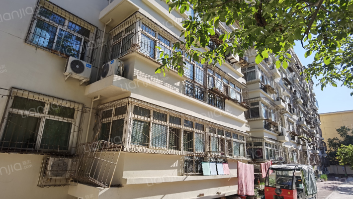 外贸宿舍外景图