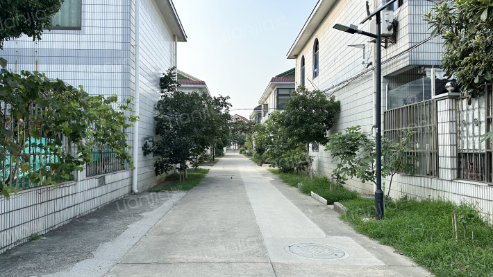 陆巷小区外景图