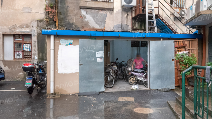 童家浜小区外景图