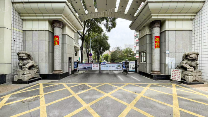 中铁十二局集团外景图
