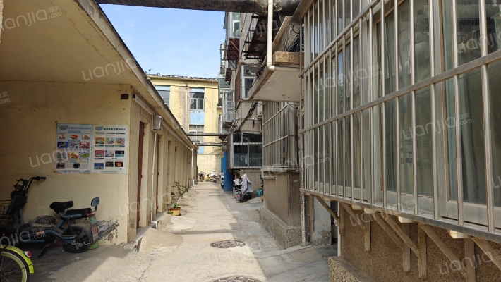 育才学校宿舍外景图