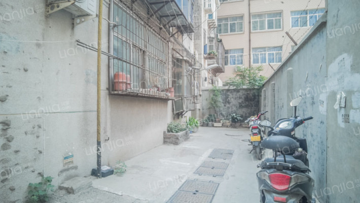 交通路105号院外景图