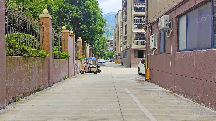 绿景小区外景图