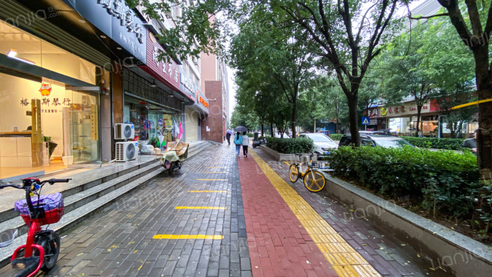 大学南路小学外景图