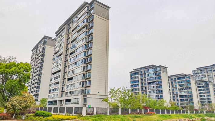 梦溪云庐外景图