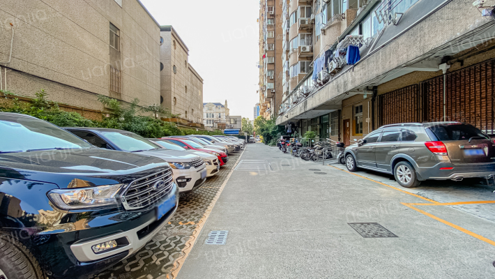 荣联公寓外景图