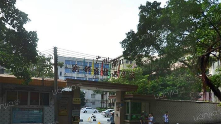 技工学校宿舍外景图