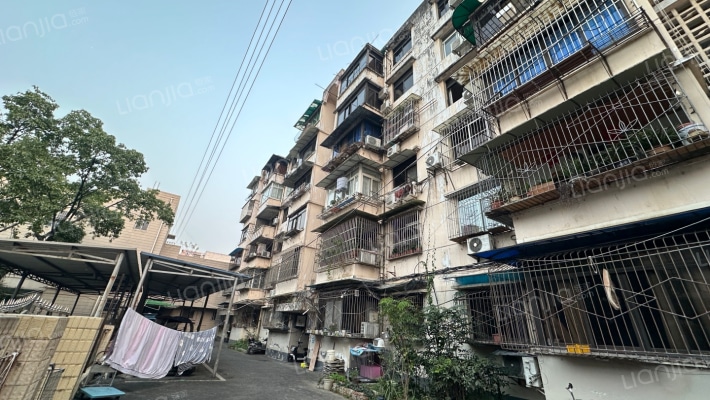 政府中路118号院外景图