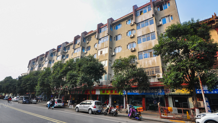 建筑公司家属院外景图