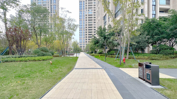 鲁能泰山7号一街区外景图