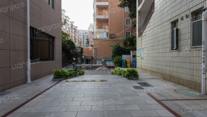 华林商务中心外景图