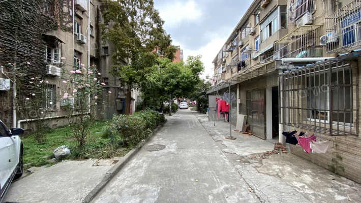 新工房东大楼外景图