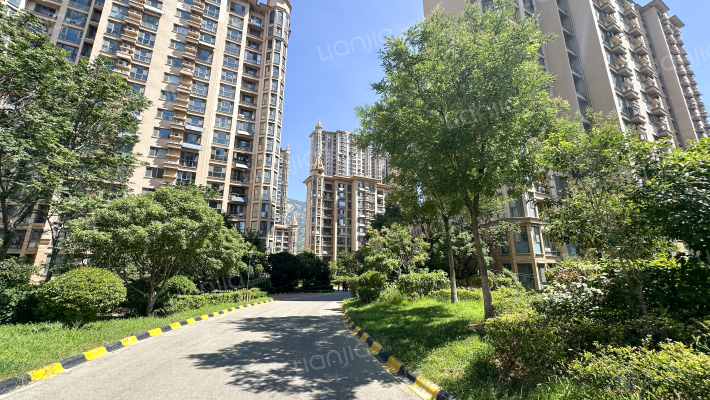 中南樾府外景图