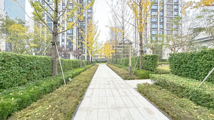 万科翡翠公园一期外景图