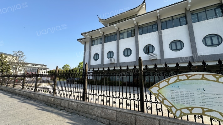 云龙山庄外景图