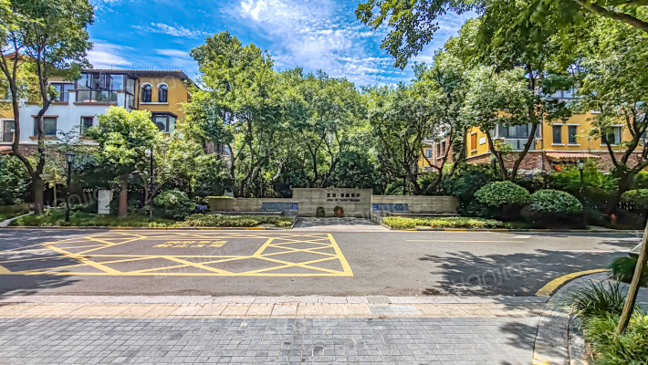 龙湖香醍漫步外景图