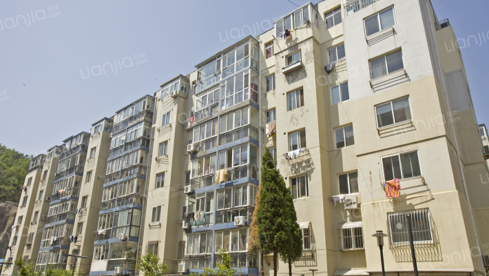 兴达依山居外景图