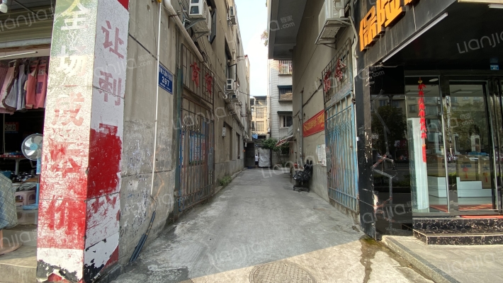 商贸宿舍外景图