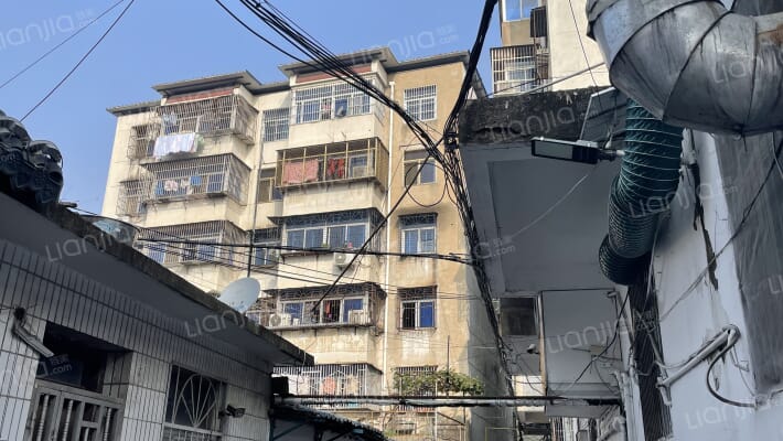 三建公司住宅楼外景图