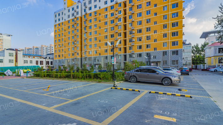 润绿公寓外景图