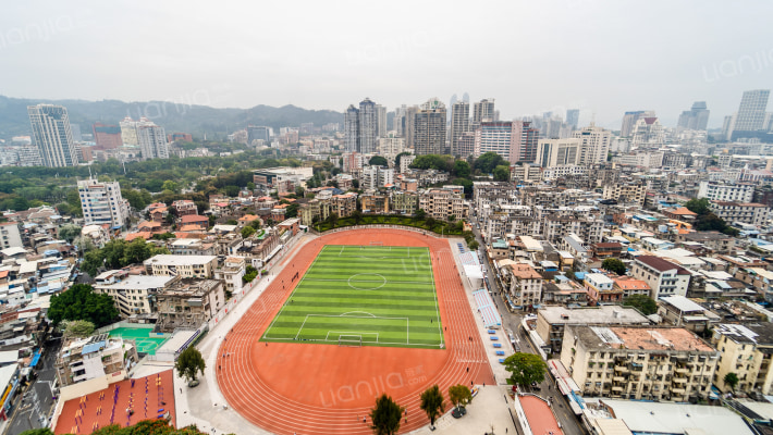 出米岩外景图