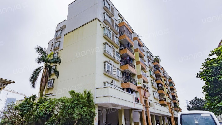 峰景花园外景图