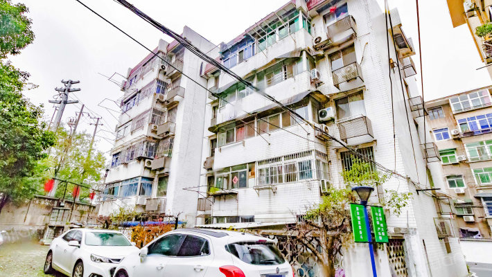 自来水公司宿舍外景图