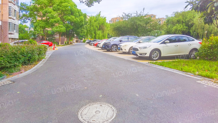 禾东公寓南区外景图