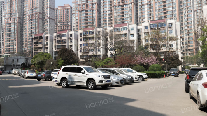 飞天花园小区外景图