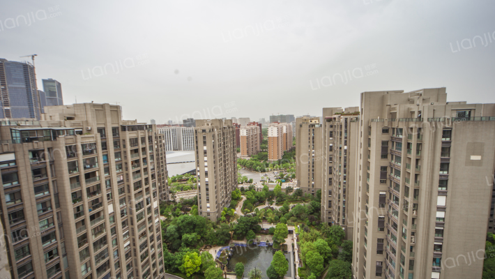 保利香槟国际外景图