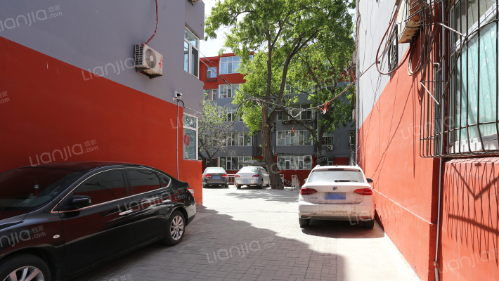 成成中学宿舍外景图