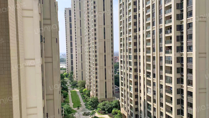 怡翠尊堤嘉园外景图