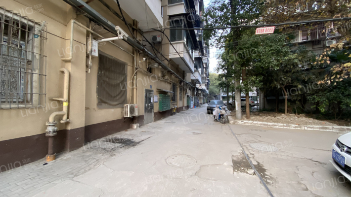 湖北省邮电通讯设备厂宿舍外景图