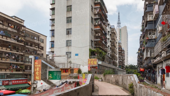 华富综合市场外景图