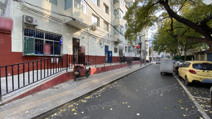 房地局宿舍东区外景图