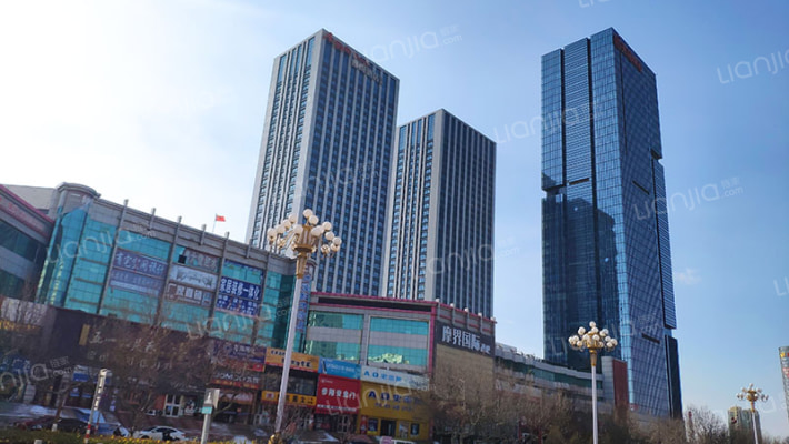 天马中心广场外景图