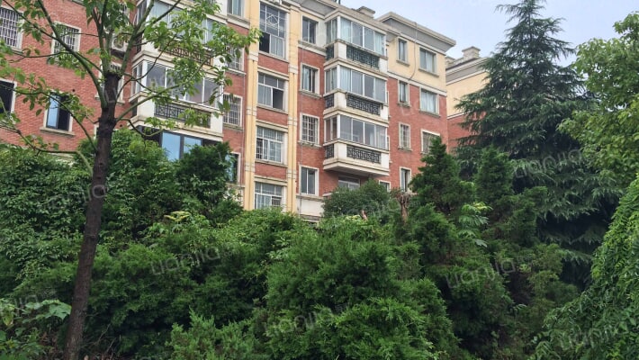 河畔花园外景图