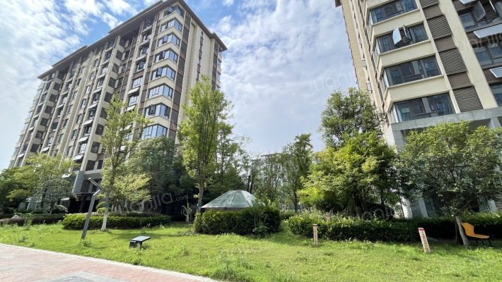 冠通水云墅珑湾外景图