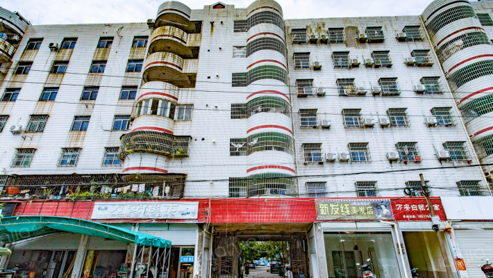 万安花园外景图