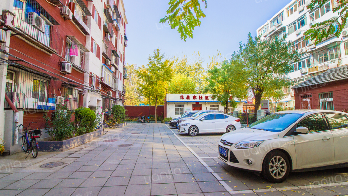 定福庄中学外景图