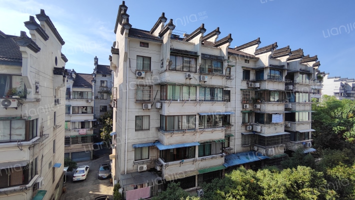 东小河公寓外景图