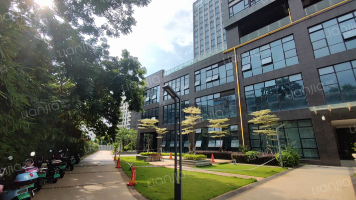 逸龙广场外景图