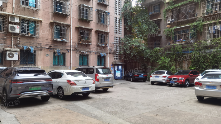 烟厂宿舍外景图