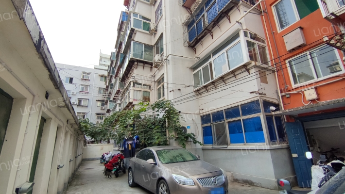 保险公司宿舍外景图