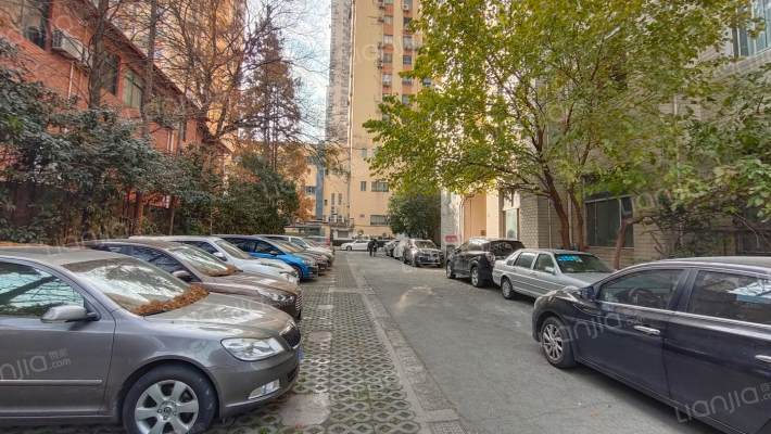 南文大厦外景图