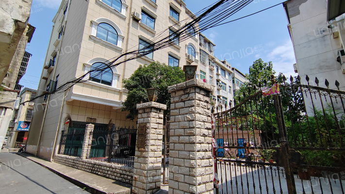 标准件厂宿舍外景图