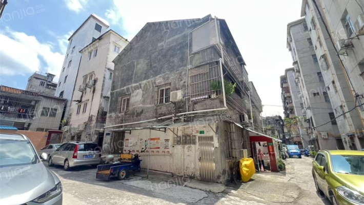 东方中下七巷外景图