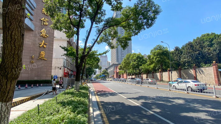 信息大厦住宅区外景图