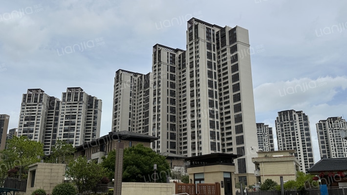 隆腾盛世外景图