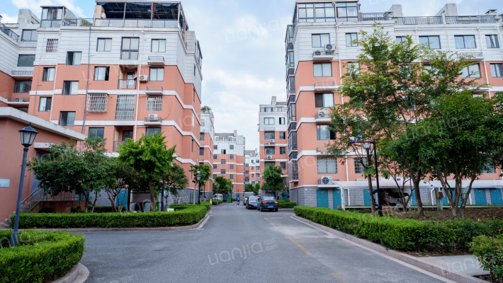 官湖沿小区外景图